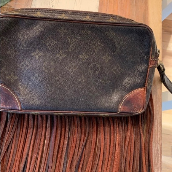Louis Vuitton boho fringe w 52” leather crossbody strap - Picture 4 of 7